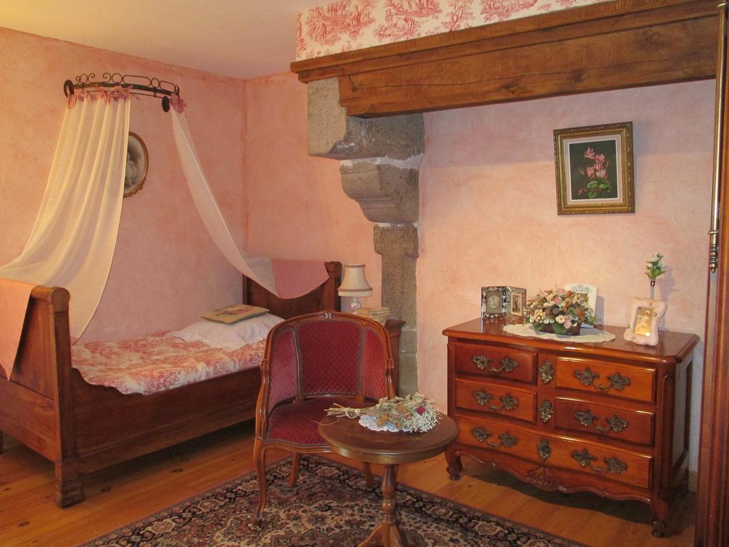 Les Sources Bed and Breakfast Poilley  Esterno foto